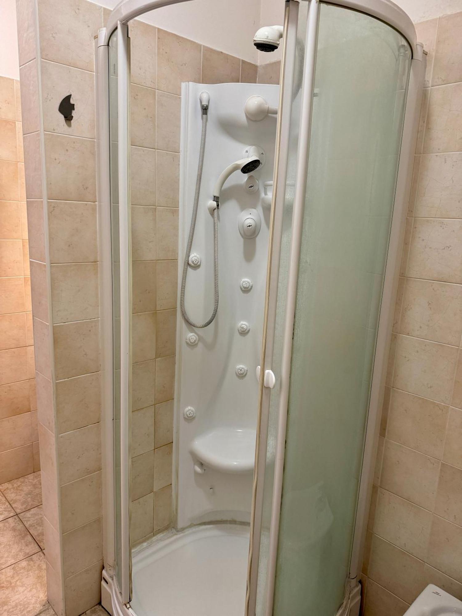 Apartment Capruzzi Барі Екстер'єр фото